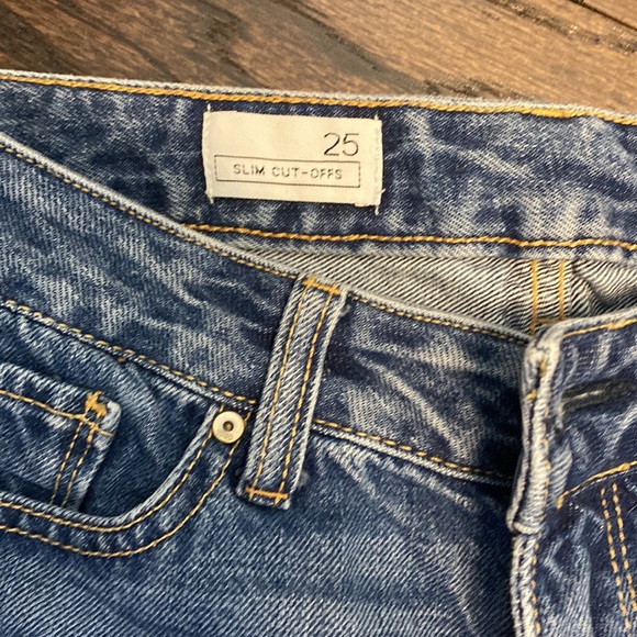 Gap slim cut off shorts size 25 - Picture 2 of 3